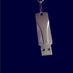 Silver USB‎ Flash Drive Keychain